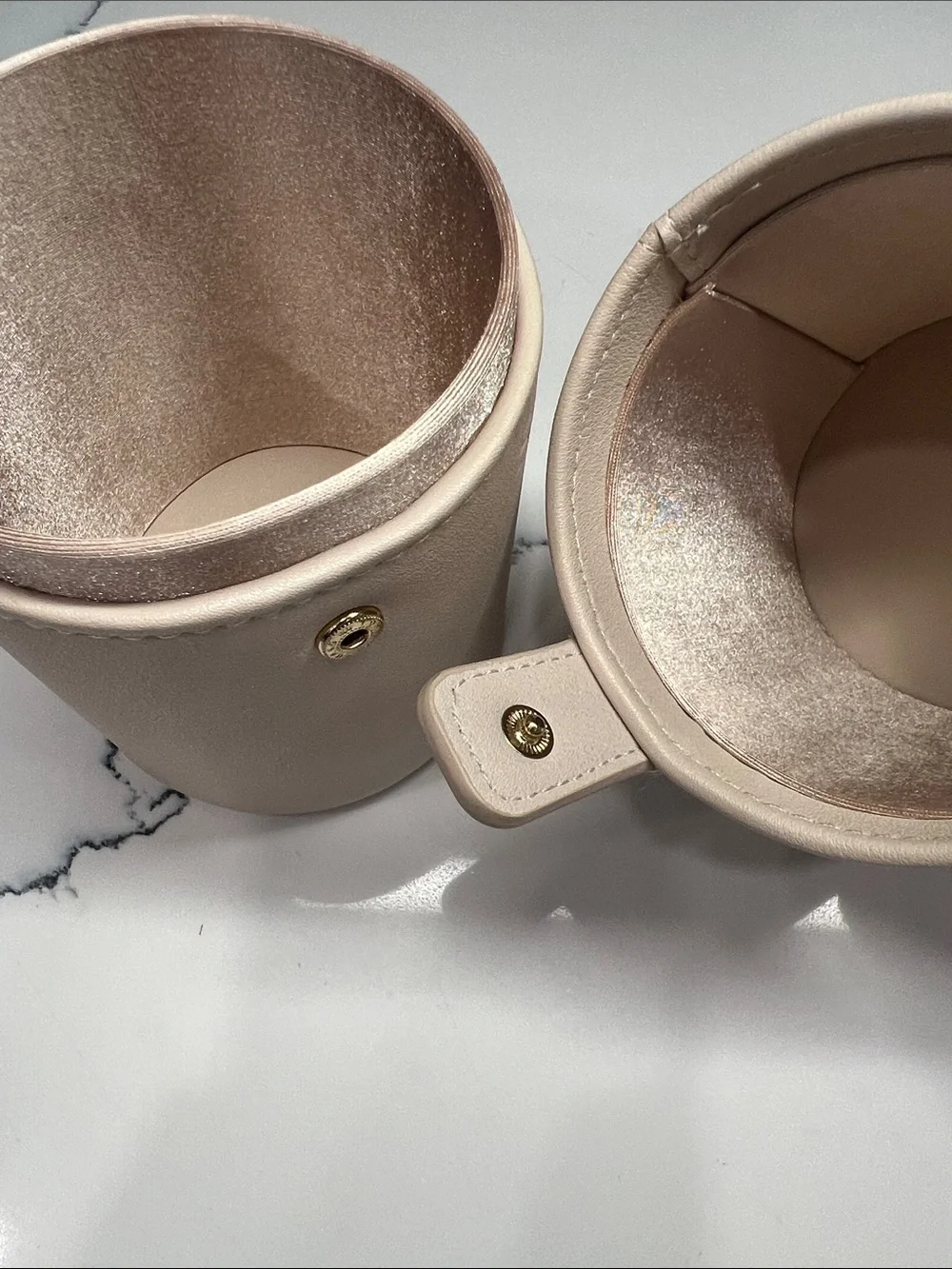 SCULPT MAKEUP BRUSH CYLINDER CASE